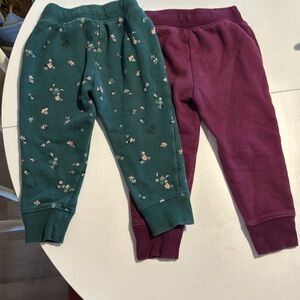 Bundle of 2 Gap sweats size 3 years EUC